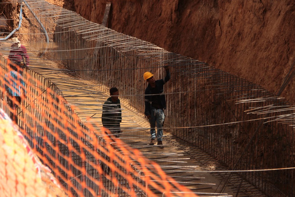 nenechopy's tweet photo. Entiendo que a muchas personas les gustaría que las obras de la Avda. Molas López terminen ya, nosotros queremos lo mismo. Lastimosamente este tipo de trabajos llevan su tiempo y no se pueden apurar. #SeguimosTrabajando para dar solución a los raudales en la zona. https://t.co/uKXZeXGnxw
