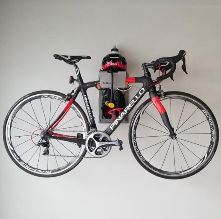 Artivelo_com's tweet photo. Your road bike horizontally on the wall because of the leather foam cushion.
#bikestorage #wallmount #velo #bikeshelf #bikerack #fietsophangsysteem #pinarellobikes #pinarello #cyclinglife #cyclinglifestyle #artivelo #bikedock #wallmount #design #productdesign  #rapha #roadbike https://t.co/Yg61XTfTDF