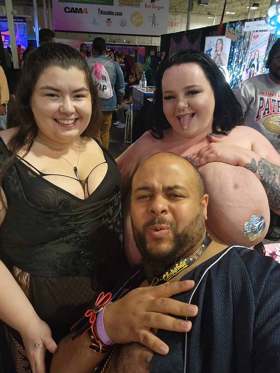 TSagepro's tweet photo. I have never seen our jaws drop as hard as they did when we met @PeytonThomasBbw. She was so sexy with titties for days lol. Yes lawd 🙌 https://t.co/pLIqDKbQMH