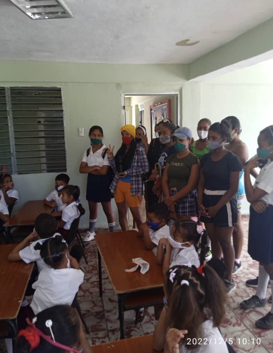 SBRPA1's tweet photo. Estudiantes de 8vo grado hacen un recorrido por el Círculo Infantil @SuenosCelia cumpliendo con los turnos de Formación Vocacional y Orientación Profesional. @dmeguama @dpestgo @CubaMined https://t.co/IjNJSGtimw
