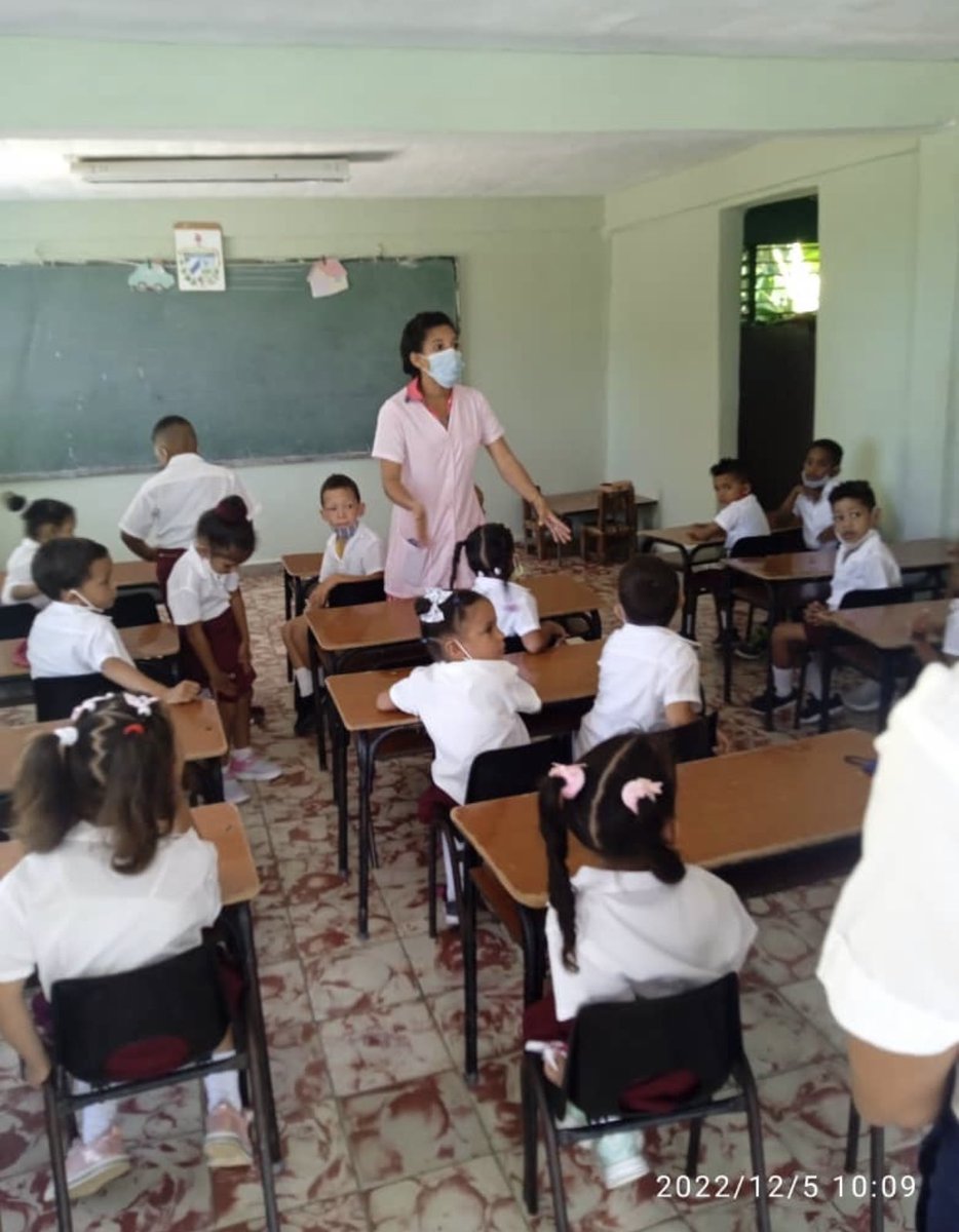 SBRPA1's tweet photo. Estudiantes de 8vo grado hacen un recorrido por el Círculo Infantil @SuenosCelia cumpliendo con los turnos de Formación Vocacional y Orientación Profesional. @dmeguama @dpestgo @CubaMined https://t.co/IjNJSGtimw