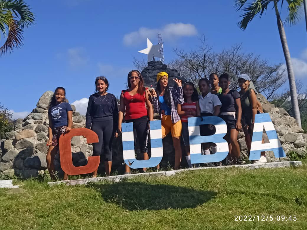SBRPA1's tweet photo. Estudiantes de 8vo grado hacen un recorrido por el Círculo Infantil @SuenosCelia cumpliendo con los turnos de Formación Vocacional y Orientación Profesional. @dmeguama @dpestgo @CubaMined https://t.co/IjNJSGtimw