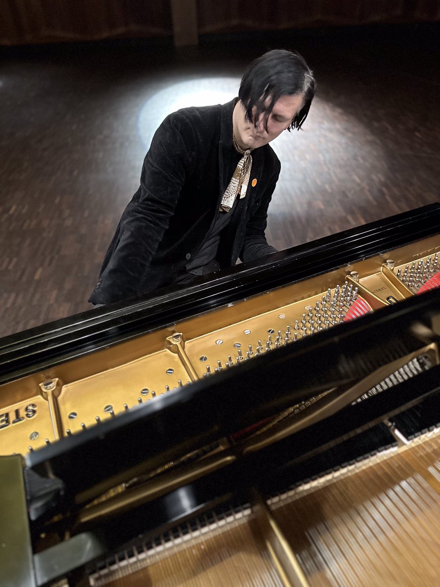 MIRRORS_IN's tweet photo. Had a Brilliant day at CBC yesterday getting to play a Legendary Steinway and Sons Grand Piano.
Photo by Richard Grundy.
#steinwaypiano #cbc #inmirrors https://t.co/ZRtetvKG6z