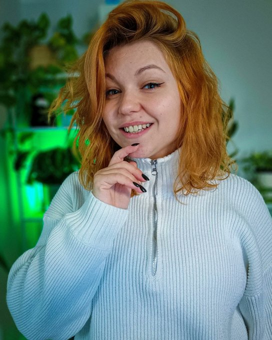 Giving a smile to you, hoping I'll get one back ☺️ https://t.co/Bf5g3Nt8qx
