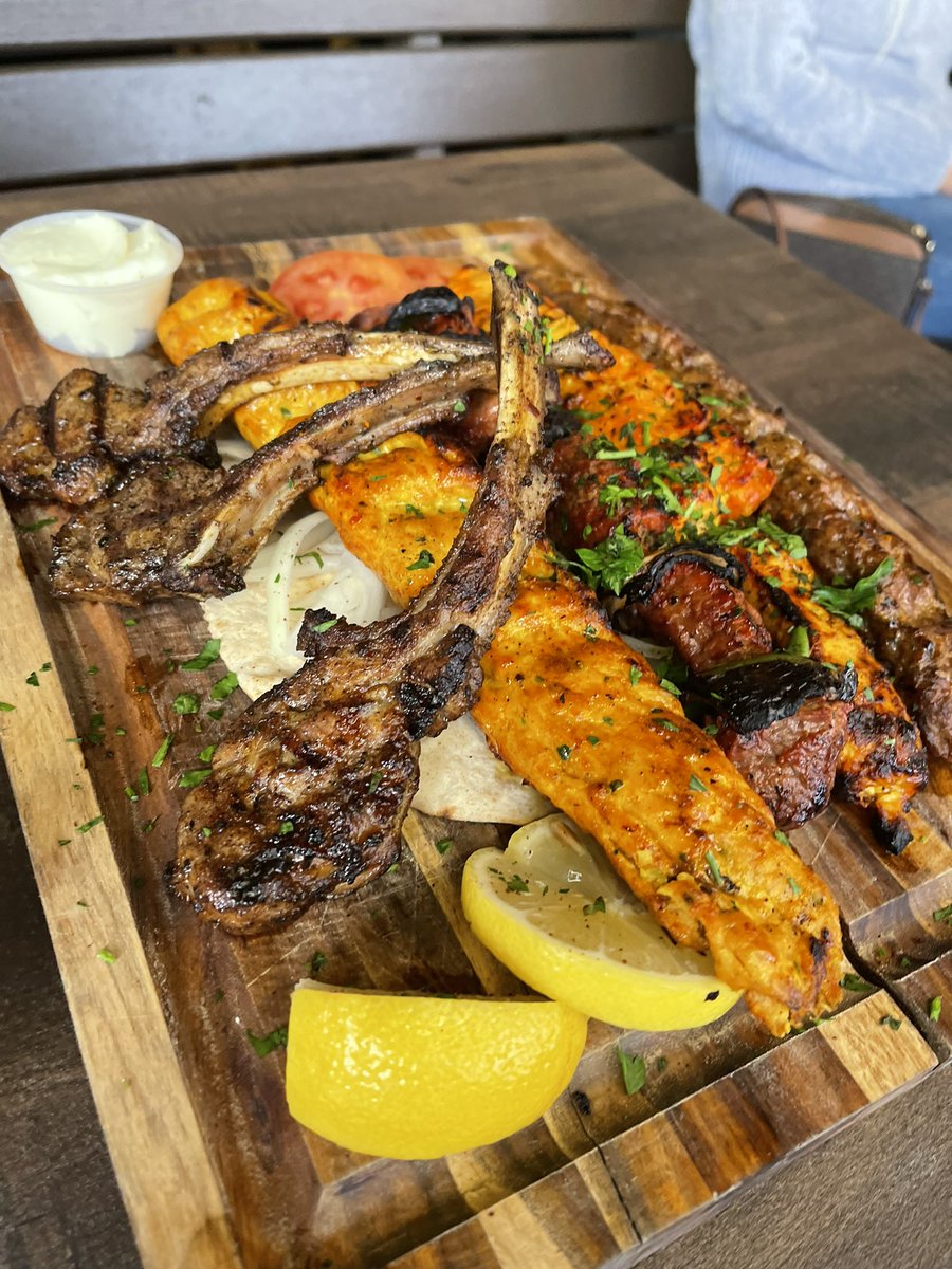 Teebi_MD's tweet photo. Finishing the night strong in San Diego #BackToHeart22 conference ✅Nothing tickles🫀better than Authentic Mediterranean food ⬇️
Grilled Chicken + Grilled Kufta + Hummus with Shawerma + Flafel + Pickles + Labneh 🤤
#MedTwitter #CardioTwitter #Cardiology #CardioEd https://t.co/G71rFekorm