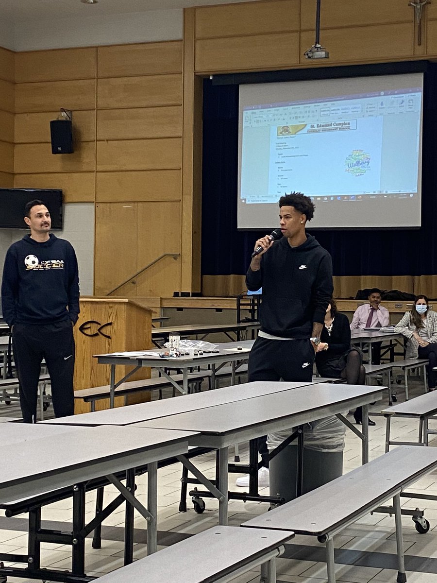 EdCampionCSS's tweet photo. Thank you @TajonBuchanan for stopping by today and for taking the time to meet with staff and students. We are proud of you and all that you and your team have accomplished @DPCDSBSchools #campioncommunity https://t.co/PkHZ8Ivs6Y