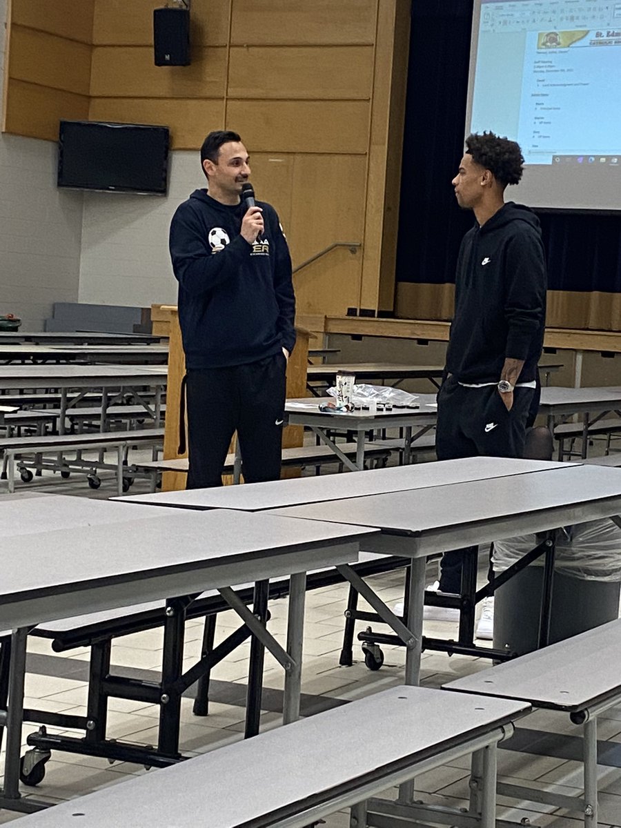 EdCampionCSS's tweet photo. Thank you @TajonBuchanan for stopping by today and for taking the time to meet with staff and students. We are proud of you and all that you and your team have accomplished @DPCDSBSchools #campioncommunity https://t.co/PkHZ8Ivs6Y