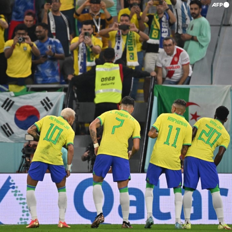 InvictosSomos's tweet photo. DESCANSO. Brasil 4-0 Corea del Sur.

Baile.

Show.

Recital.

Exhibición.

Baño.

Paseo.

Homenaje al fútbol. 

JOGA BONITO. https://t.co/rZKdsPGEdG
