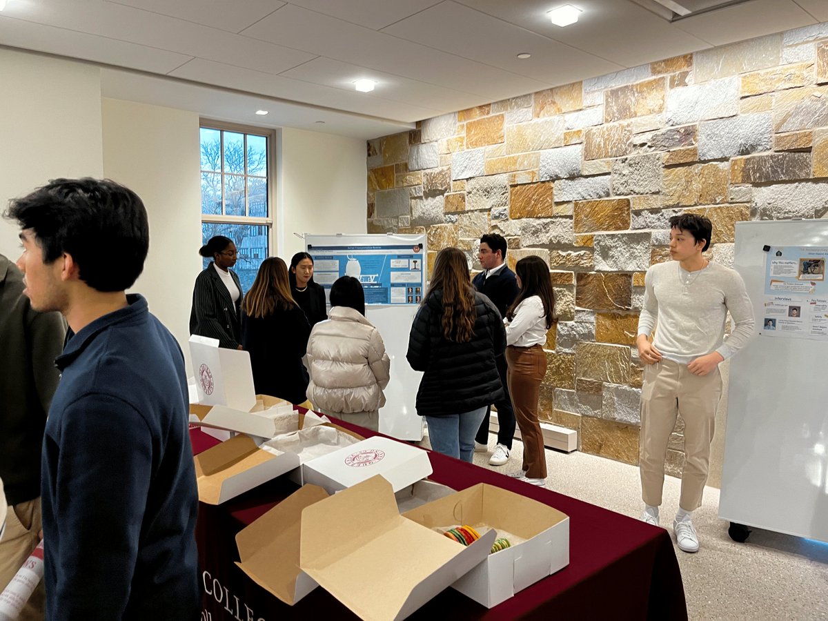This past Sunday, HCE's Core Complex Problems course Making the Modern World held a Design Conference. For the past seven weeks, students designed prototypes to increase accessibility on our campus. These models were presented to other students and guest judges!