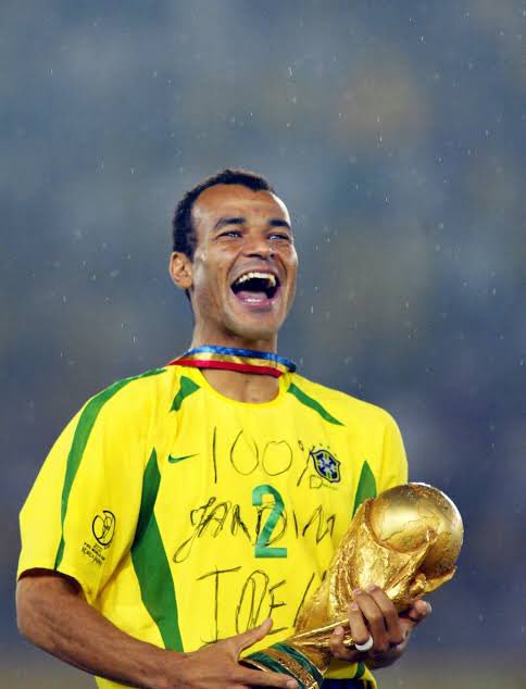 tracklist's tweet photo. A última vez que o Brasil abriu 4x0 em uma partida na #FIFAWorldCup foi na edição de 2002 (Brasil x China), quando foi pentacampeão. https://t.co/WmPju9V1Dj