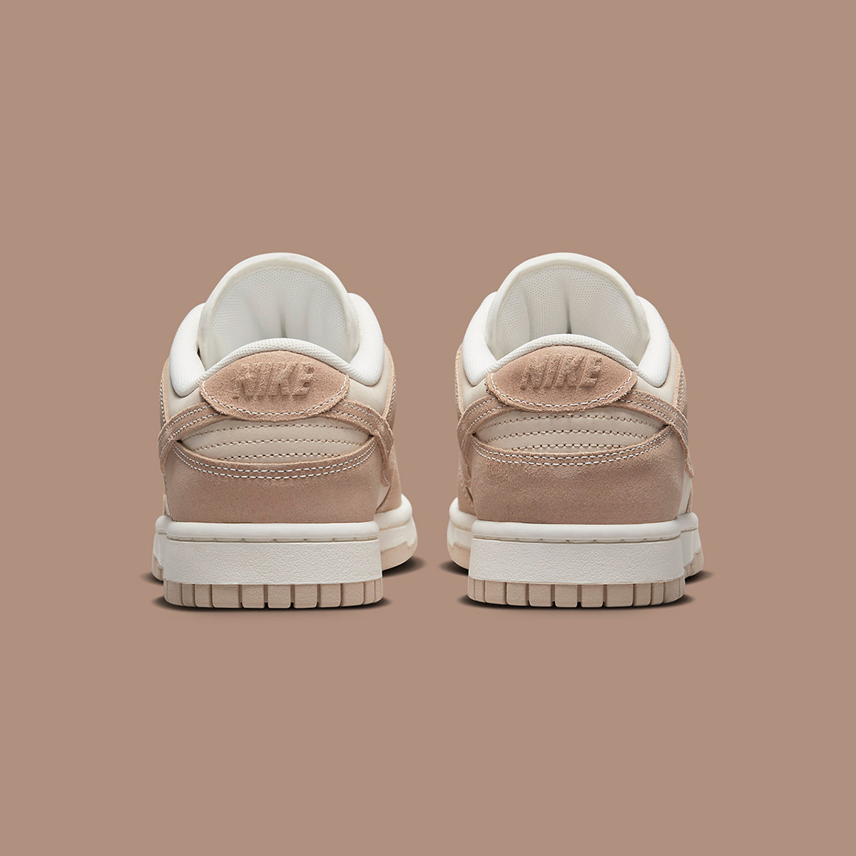First Looks // Nike Dunk Low “Sanddrift” ⏳

SEE MORE: bit.ly/3AYcZKL