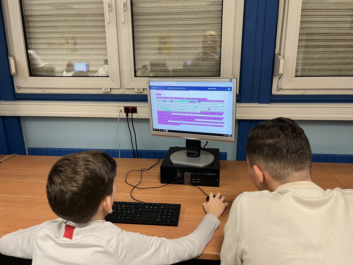 Intervention du GTP " environnements immersifs" de la <a href="/dane_nancy_metz/">DRANE Nancy-Metz</a> au collège J.Monod de Hayange pour accompagner un projet à présenter lors de la nuit de la lecture : l'écriture se nourrit de lectures et d'émotions vécues avec le corps lors des expériences immersives.