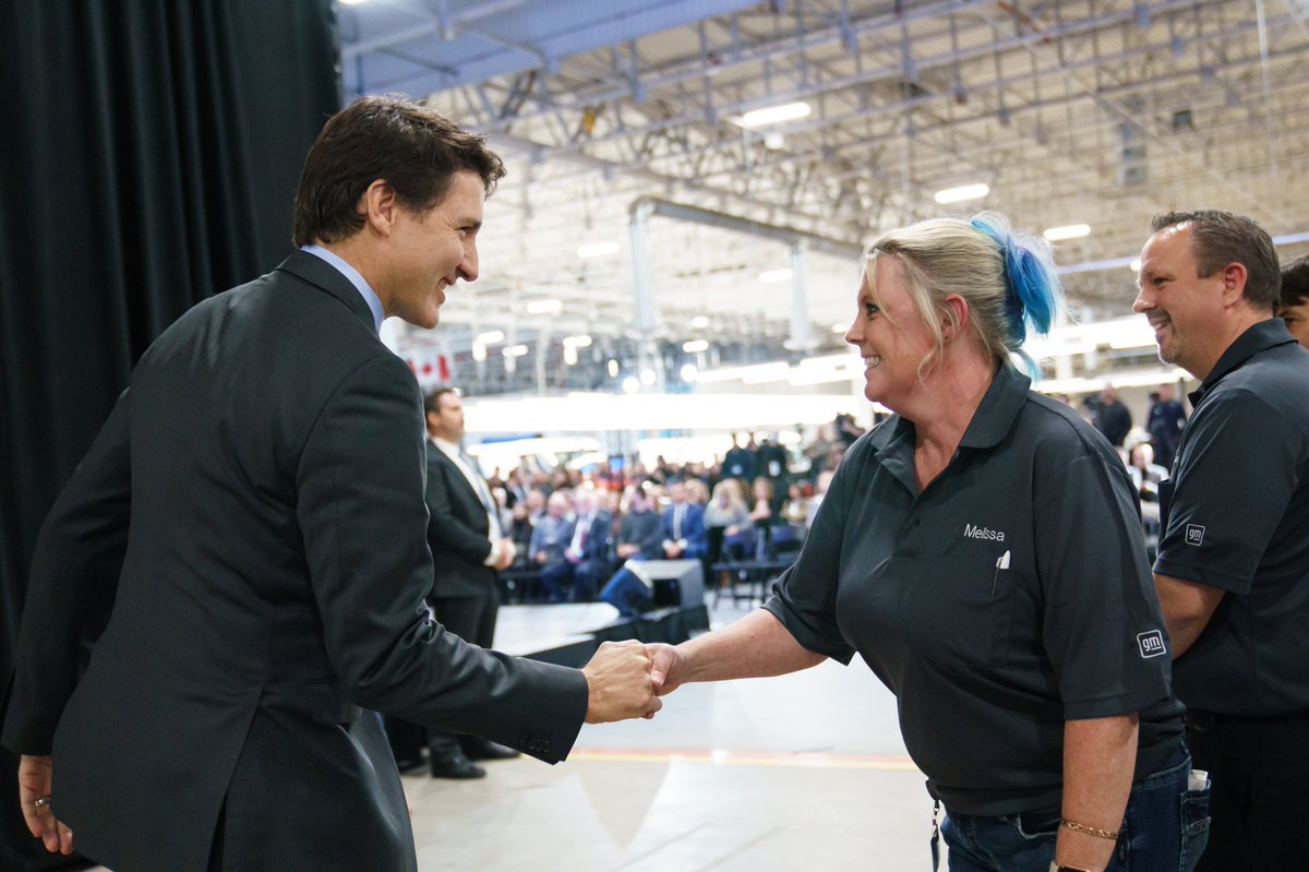 JustinTrudeau's tweet image. Earlier this year, we made investments to help @GMCanada retool this plant in Ingersoll. Today, we went back for its launch – it is officially Canada’s first full-scale commercial electric vehicle plant. By 2025, they plan to manufacture 50,000 electric vehicles per year here.