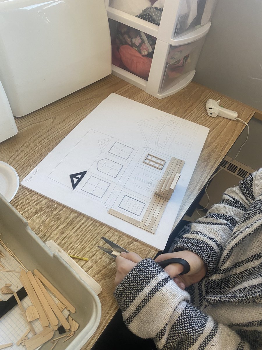 PattonvilleFACS's tweet photo. Learning about architectural styles in Housing &amp; Interior Design. @PattonvilleSD @Pattonville_HS https://t.co/Fvdy8XcmM3