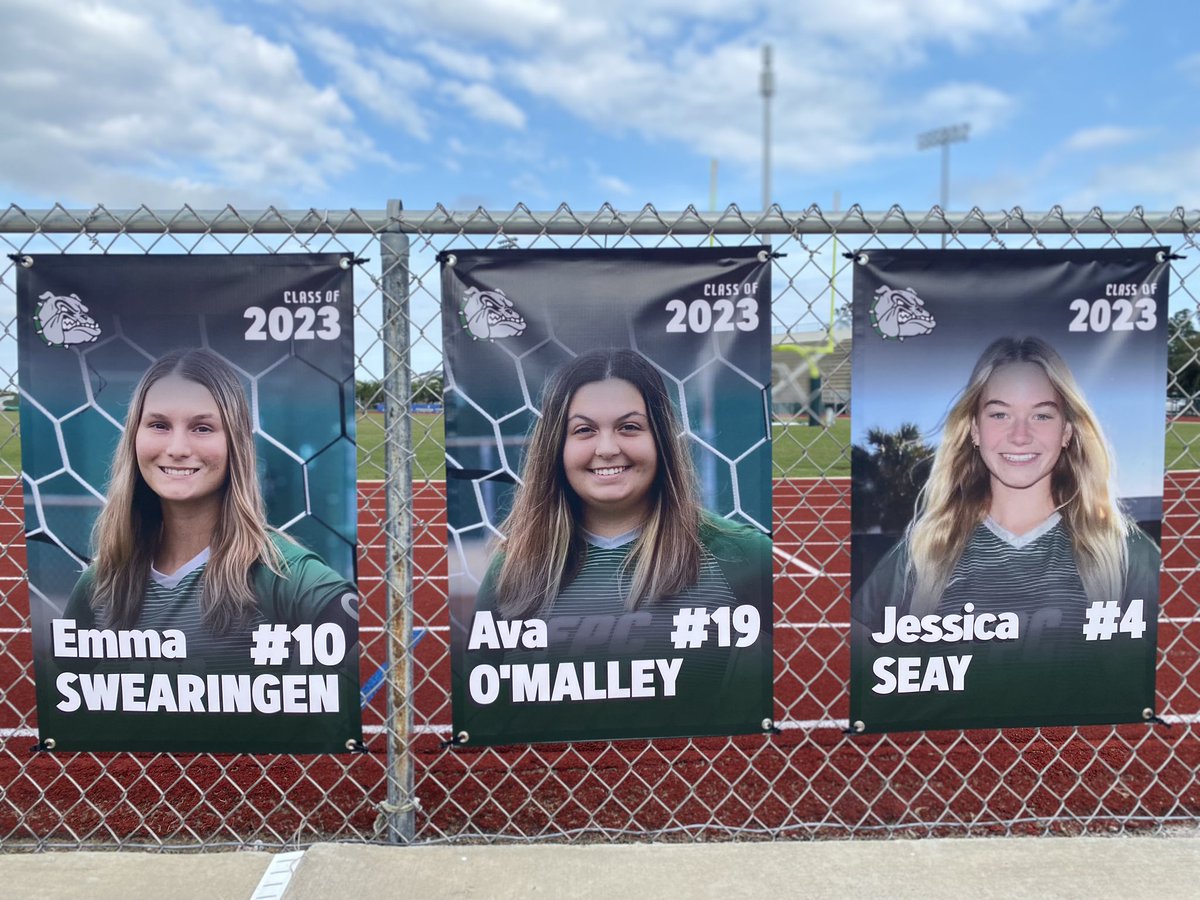 FPCWomensSoccer's tweet photo. Senior banners are up and look GREAT💚⚽️🐶
Senior night - 12/16 vs Matanzas!
#whyfpc https://t.co/U1aXldpNGU