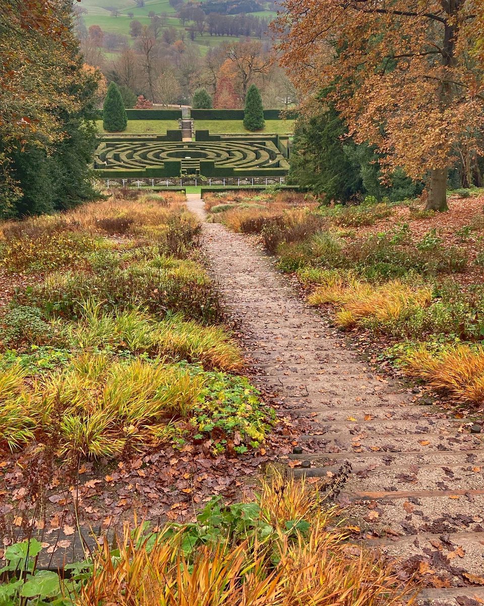 watwilts's tweet photo. @TheRebeccaRiots and I loved @ChatsworthHouse today. Amazing house display and lovely walk around the gardens https://t.co/vYHeJYYD0S