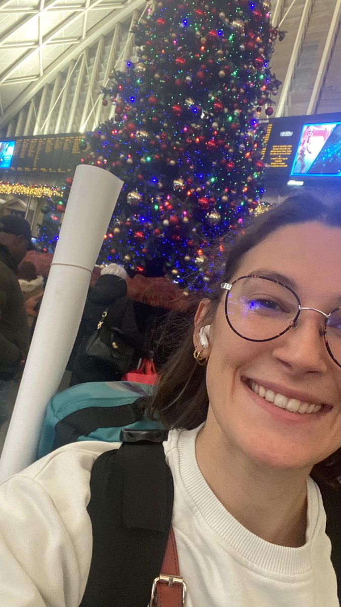 Pia_Ricca's tweet photo. On my way to Edinburgh for the @asab_conference, poster in tow. Job interview, cancelled trains and now big big train delay, I’m tired but jazzed. Fingers crossed I make it eventually! #asab22 https://t.co/YRvDQuxtHo