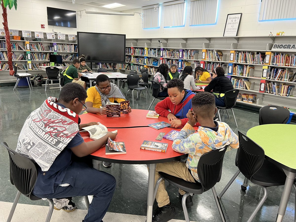 Thank you #AbbottElementary and <a href="/ABCNetwork/">ABC</a> for the amazing book fair you put on for us! The kids loved the two free books they received. Also, thanks for the 10 free teacher books for them to add to their library! This will be an experience they will always remember! <a href="/Chavers_JC/">Jessica Chavers</a>