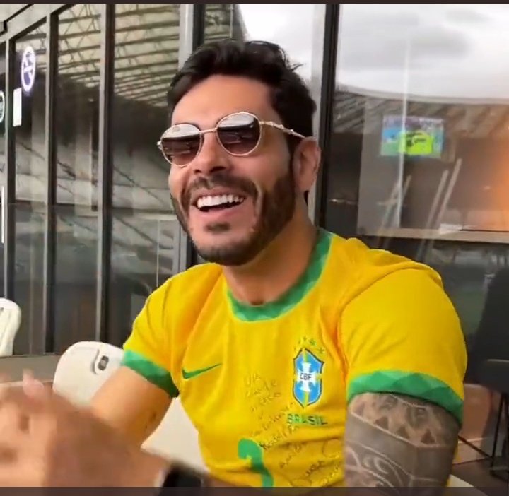 faS2S2's tweet photo. Faz favor de nunca mais esquecer a camisa viu 😁 https://t.co/HfBXrY16Pd