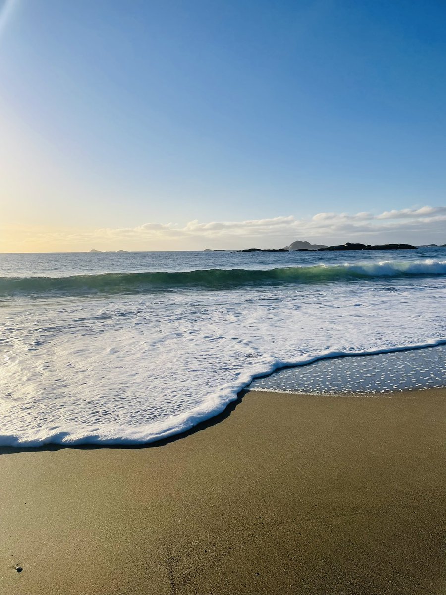 valene_roach's tweet image. December in Burgeo! We’ll take it :) ☀️#SandbanksProvincialPark #weatherphoto @NLtweets @EddieSheerr @weathernetwork