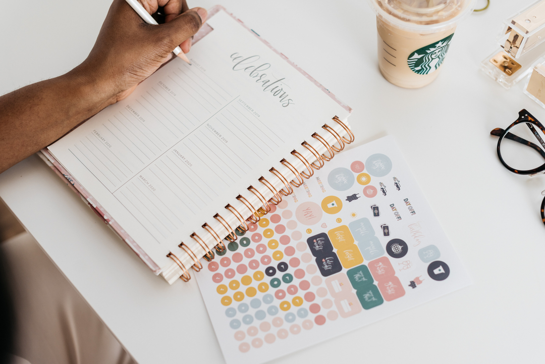 Savvy_Bird's tweet photo. Do you have a revenue goal for 2023? 💵 🥅
Not sure how you're going to make it happen but feeling hopeful?

✨ We can help! ✨
By getting a 2nd eye on your books, it actually can help you MAKE money.

Schedule a consultation with us and let's walk through where you're at a https://t.co/LRqVkWtxK7