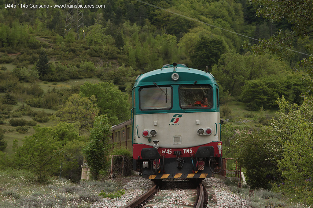 TrainspicturesC's tweet photo. Rubrica: Diesel Italiano

D445 1145 Cansano, 18/05/2014

Foto 1920x1080 FullHD: https://t.co/gfV7NGtOUn

 #fotografieferroviarie #treni #trainspictures #railpictures #ferrovia #d445 #italia #italy #abruzzo #abruzzo #laquila #cansano https://t.co/LXXCjHNWEt