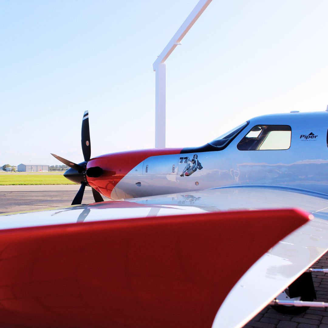 piperaircraft's tweet photo. Today’s #MClassMonday belongs to Ben and Delia, who took delivery of this bespoke M600/SLS this morning. They chose a stunning custom paint design replicating a P-51 Mustang to honor their family history and military service 🇺🇸 #FreedomOfFlight #PiperAircraft #M600 #Aviation https://t.co/CVPKYvI4n7