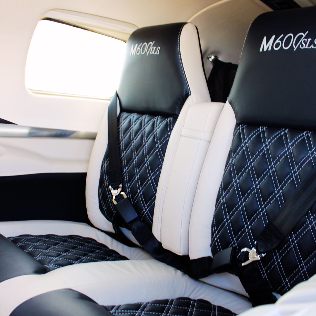 piperaircraft's tweet photo. Today’s #MClassMonday belongs to Ben and Delia, who took delivery of this bespoke M600/SLS this morning. They chose a stunning custom paint design replicating a P-51 Mustang to honor their family history and military service 🇺🇸 #FreedomOfFlight #PiperAircraft #M600 #Aviation https://t.co/CVPKYvI4n7