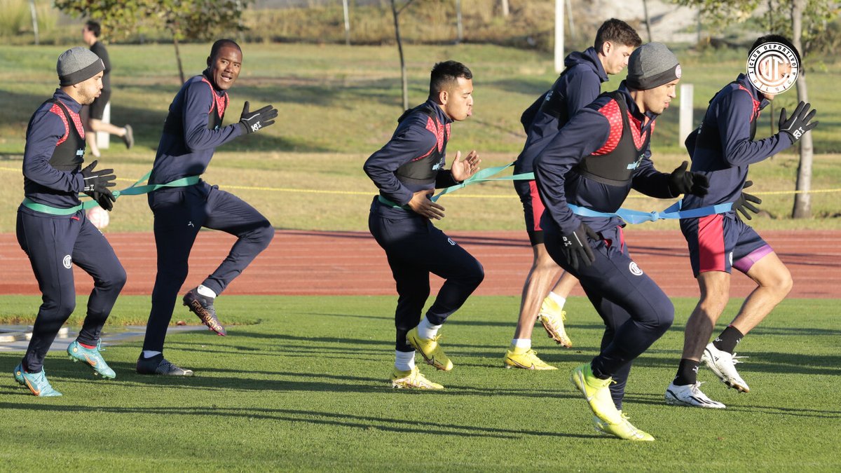 TolucaFC's tweet photo. 👹📸 ¡Compromiso total en esta pretemporada!

#ElRojoesTodo https://t.co/U2DabxLfci