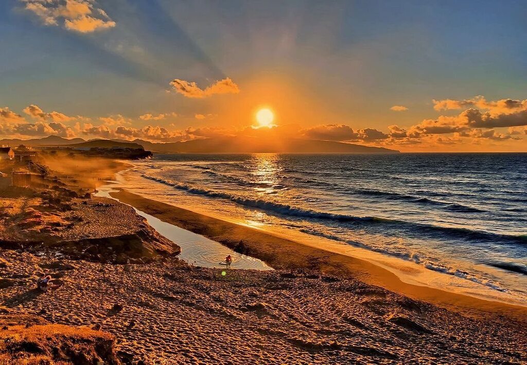 AzoresWhatElse's tweet photo. Photo by @spike_joe I'll be waiting from the other side, waiting for the tide to rise.
.
#sunset #bluehour #sunsetcolors #azoresislands #visitazores #islandvibes #islandlove #islandlife #azoreanlife #ilhadesaomiguel #atlanticocean #ocean #agameoftones #escape

Se gostaste do… https://t.co/dB2g8YQfCx