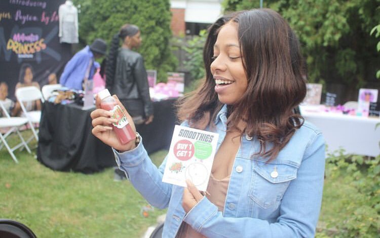 Capital_DC's tweet photo. WE JUICE will enhance your life with delicious & nutritious drinks. Everything fresh & organic. All fruit no Ice!!!
#food4thought #wejuice #supportsmallbusiness #detroit #detroitjuice #detroitrestaurants #know2noshow #det2la #BN1 #juicingforhealth #lorddc https://t.co/uKVo7FM5wS
