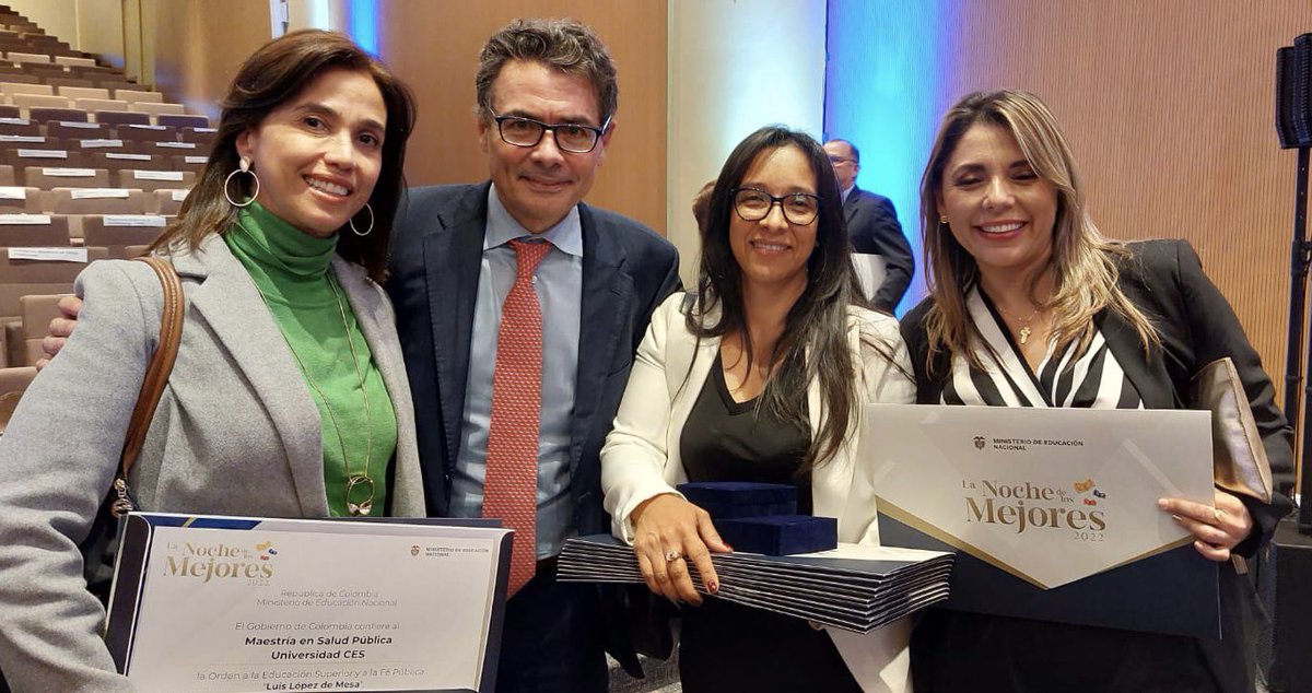 UniversidadCES's tweet photo. La Universidad CES dijo presente en #LaNocheDeLosMejores del @Mineducacion en la que la Especialización en Dermatología y la Maestría en Salud Pública recibieron la distinción “Luis López de Mesa” por obtener la acreditación en alta calidad. 💙 #45AñosInspirandoPropósitos https://t.co/ww8YQiSTNK