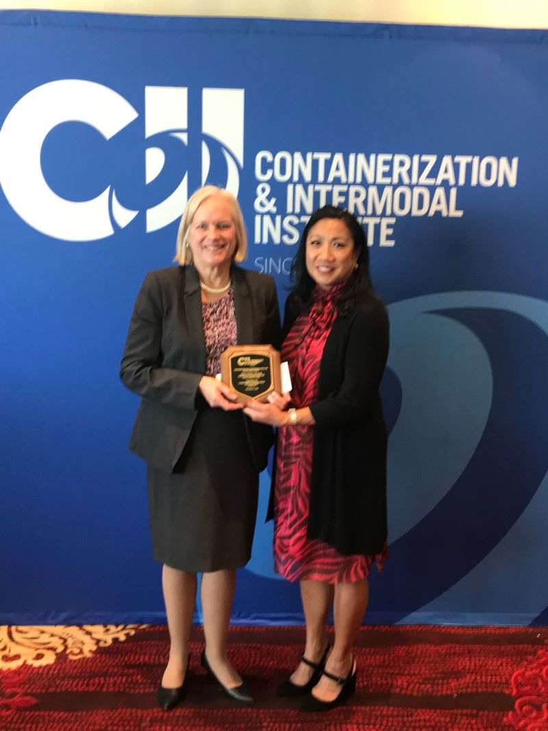 UCCFoundation's tweet image. Today at the Containerization &amp;amp; Intermodal Institute's Annual Connie Awards, June Chin presented Dr. Lisa Hiscano a $1,000 donation in support of their annual scholarship to help support students in the supply chain management program at @UnionCollege_NJ. #ImpactMade
