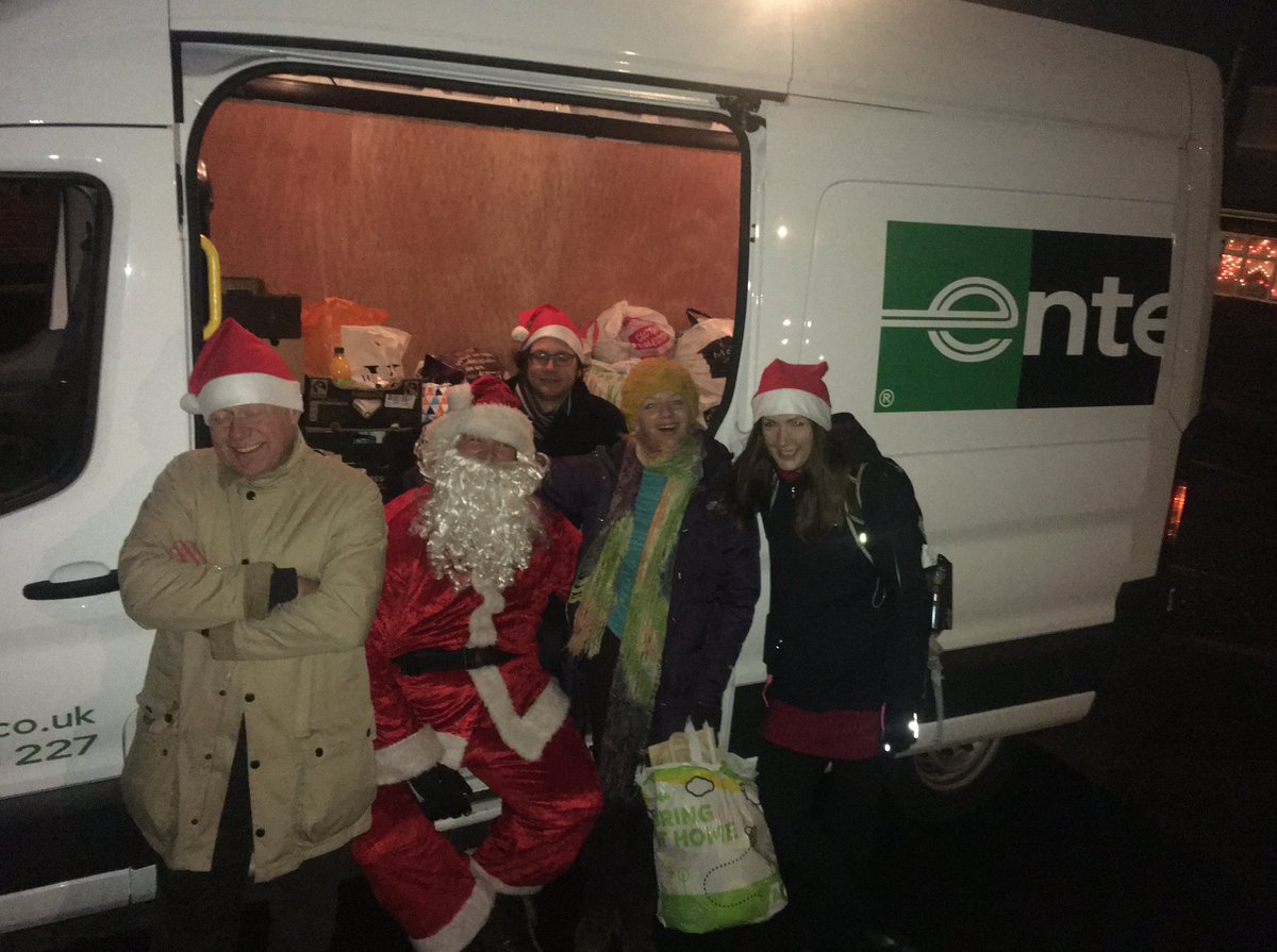 Newcastle568's tweet photo. *** Volunteers needed ***

This Sunday 11 December from 14:00, @Newcastle568 will be doing the annual collection around the Brunton Park estate in North Gosforth for local food banks &amp; a homeless charity

We could do with some extra helpers - if you could spare a few hours, DM us https://t.co/WfvlhhgOWv