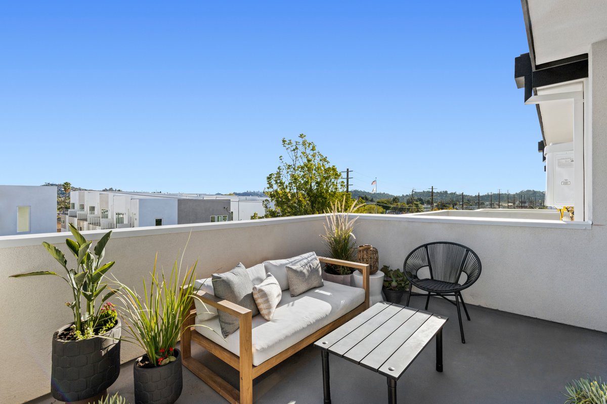 Check out these new homes – inizio.la is now live! You won't find a better combination of modern design and luxury living anywhere else. #realestate #homes #luxuryliving