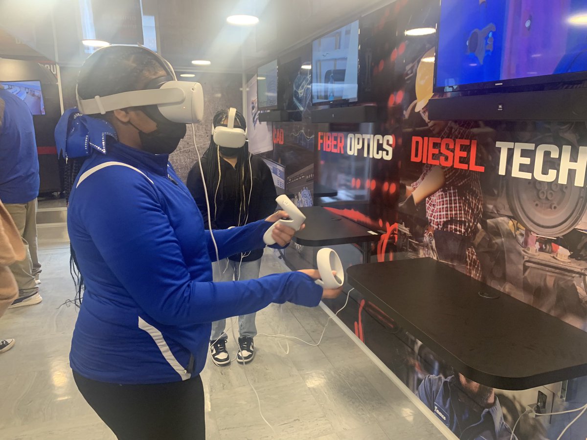 Nicole S. Piggott tweet media