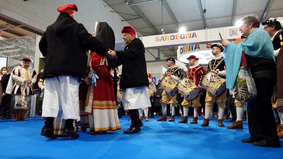 TottusinPari's tweet photo. LA SARDEGNA IN VETRINA: GRANDE AFFLUENZA DI PUBBLICO A MILANO PER LA XXVI EDIZIONE DI “ARTIGIANATO IN FIERA”
https://t.co/jTMx76tVze https://t.co/HH8SxXK2xK