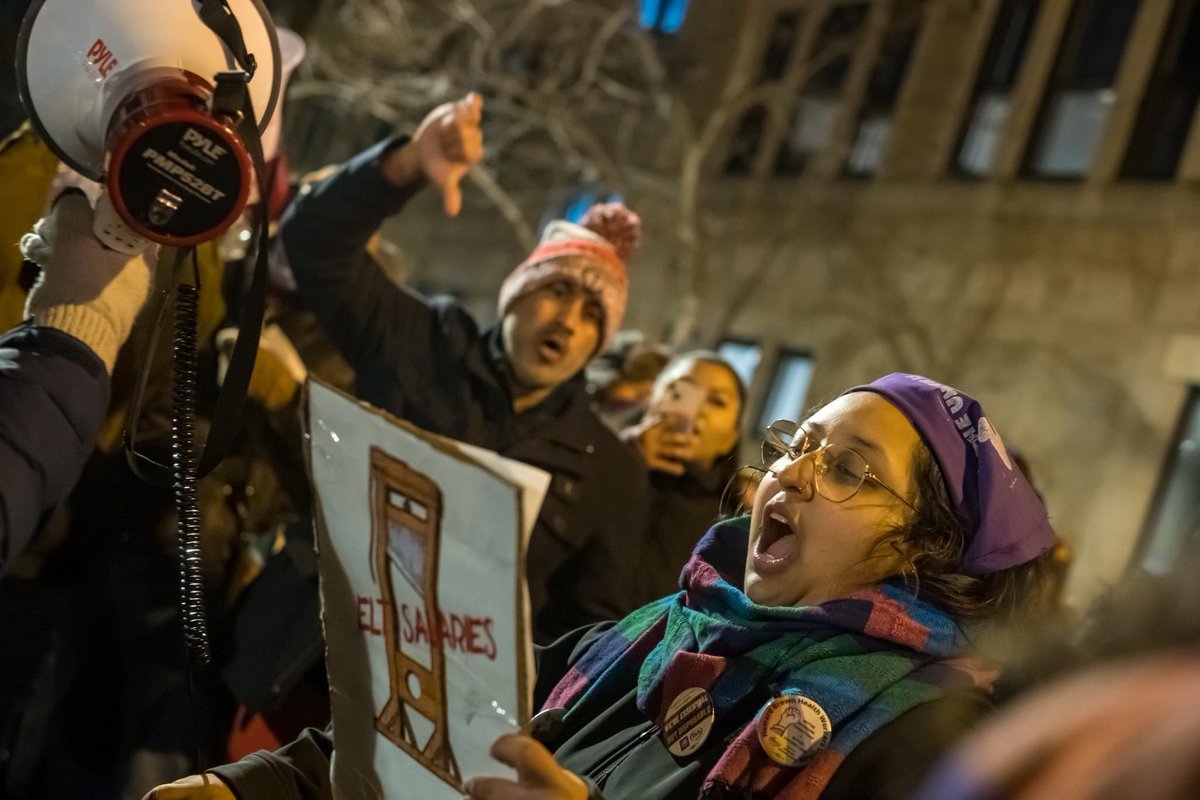 HBHWorkers's tweet photo. Some more pictures from our incredible rally on Saturday night. We are so grateful to our community, our patients, our friends from the @SBWorkersUnited, and our alderpeople who showed up in support. #HBHnolayoffs #ChopFromTheTop #EssentialNotDisposable https://t.co/8zzrM6b1BY