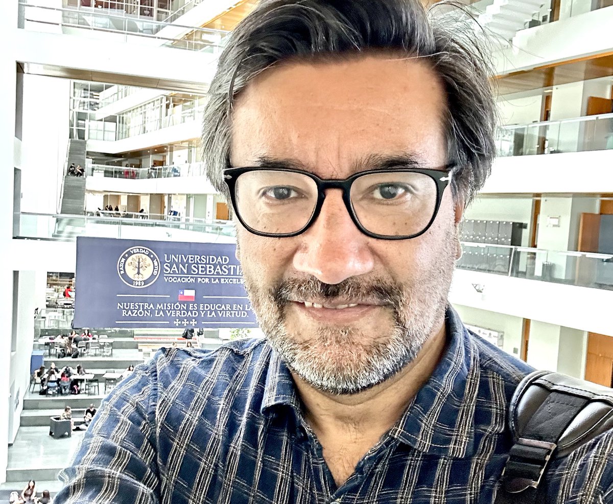 rcorbal's tweet photo. Hoy en #UniversidadSanSebastian afinando últimos detalles para lanzamiento de Diplomado de #Metaverso
#blockchain #inteligenciaartifical #realidadaumentada #realidadvirtual #Metaverse #nft #criptomonedas #Web30 #Web3 #Metaverso #marcapersonaldigital #Transformaciondigital #USS https://t.co/rtwuVy0SBf