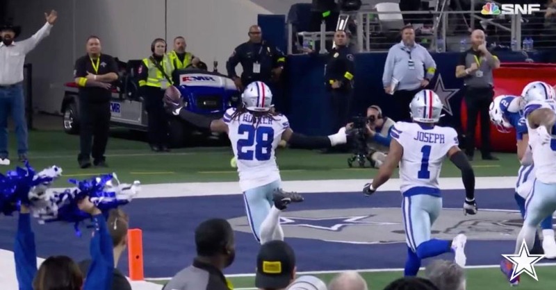 dallascowboys's tweet photo. Enjoy 5️⃣ minutes of Sunday's top plays on #VictoryMonday including:

#ProBowlVote + @dak
#ProBowlVote + @_CeeDeeThree
#ProBowlVote + @Tp__5
#ProBowlVote + @michael13gallup
#ProBowlVote + Malik Hooker
#ProBowlVote + @Tee_sizzle_
#ProBowlVote + @EzekielElliott

#INDvsDAL | @ntxford