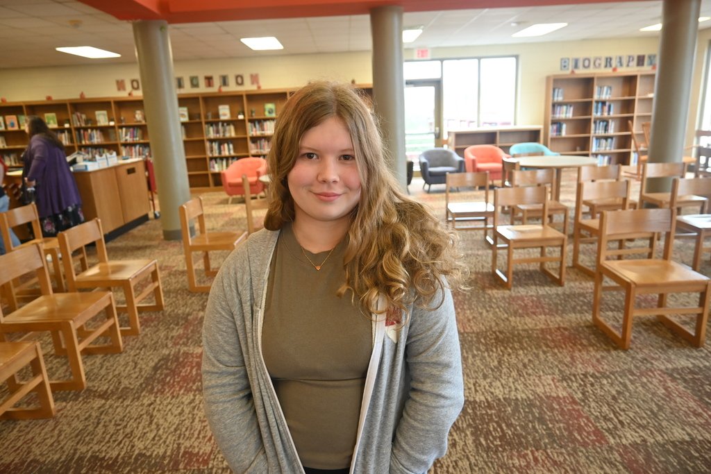 lmscardinals's tweet photo. Congratulations, Ella!
Ella Padgett is a 7th grader who won our school-wide spelling bee this afternoon. Wish her luck as she advances to regional competition! #LiveLearnLandrum https://t.co/5EpsdSUO6x
