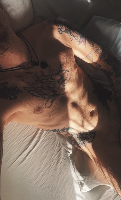 New content alert aaaaaand I&rsquo;m making more for you all later today 👀 https://t.co/Sp5wVHE01J https://t