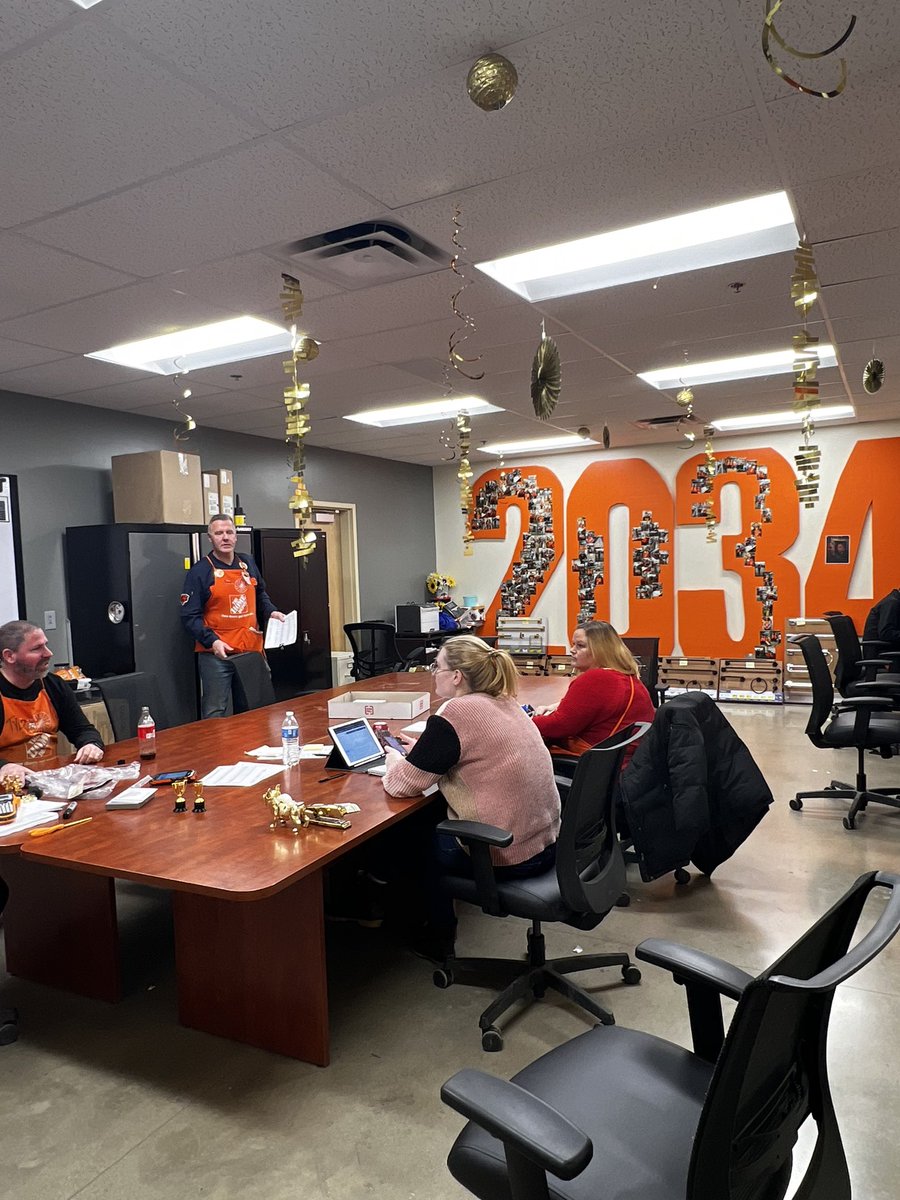 Lafayette Home Depot tweet media