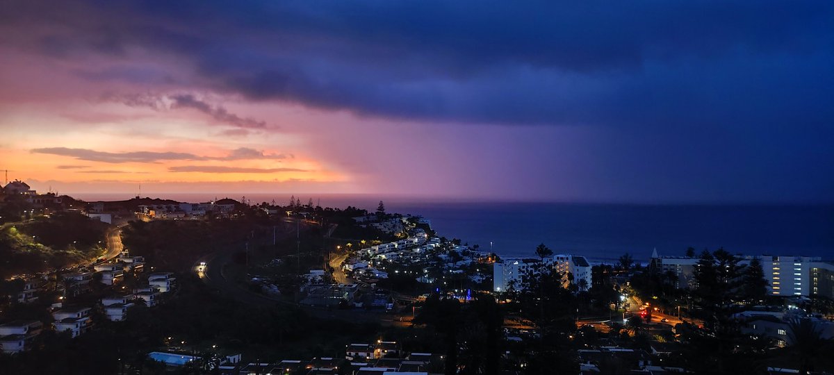 DecanoManoloH's tweet photo. En los cuarteles de invierno es más fácil ver hacerse la luz y llegar el día, como una eclosión explosiva de ideas para la rebelión, q va a venir, sí, q va a llegar, a esta profesión con representación plestiocénica y que nos apasiona, la abogacía @AbogaciaEnRedes @Abogacia_es https://t.co/1ao4FLsp7a
