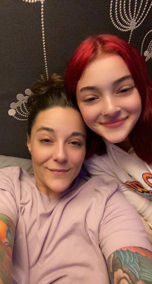 SarasASurvivor's tweet photo. I was asked how I smile when I’m sick or in pain or the depression of it sneaks up. 
#ImAMom #ImAFighter #ImAWarrior 
I am on my third cancer and I have this beautiful daughter cheering me on. She thinks #ImBrave. #BarelySurviving Because SHE is my smile! https://t.co/yrpxFk1Hm4