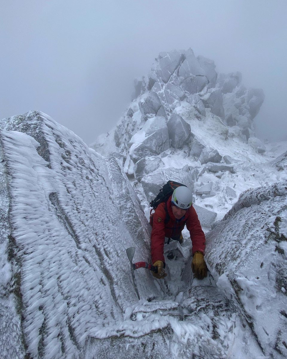 SnowdoniaWalkClimb tweet media