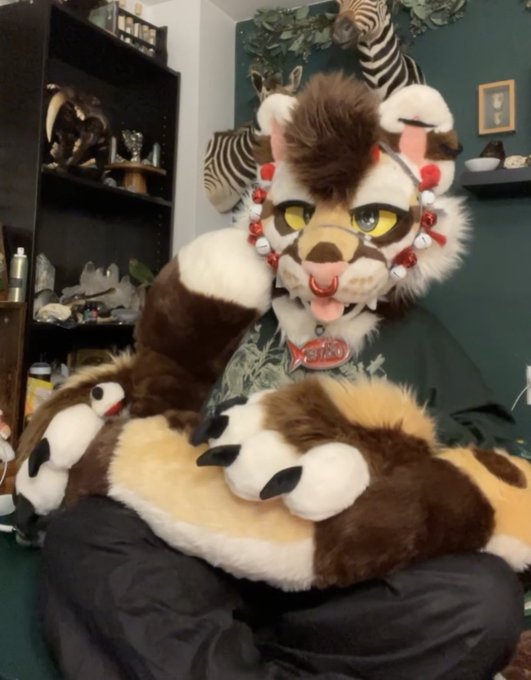 I love Oliver so much, I feel so cozy when I wear him 🥺💕💕 such a comfort character of mine https://t