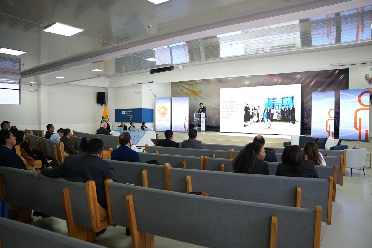 🔴 #ConcilioAnualUE |Libertad Religiosa 🇪🇨
"Defender y visibilizar la libertad religiosa ante la sociedad y el estado es parte de nuestro propósito" Mencionó el Abo. Fernando Muñoz
👉Los juicios que atendemos en su mayoría son por un tema de Sábado.