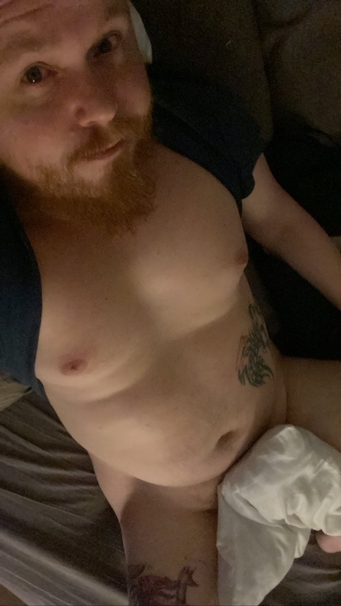 vviking_86's tweet photo. Good night 😍😍 #bed #happy #chest #beard #beardlover #tattoo #tattooed #tatoolover #selfie https://t.co/LjWXI341ZX