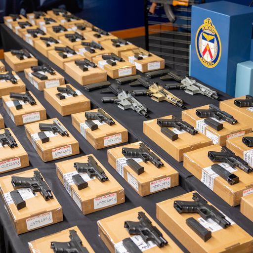 Our Organized Crime Enforcement team took 62 firearms including AR-15 semi-automatic rifles off the streets & laid 260 charges in Project Barbell. We're advocating for bail reform & legislative changes to better address gun violence. See my full remarks: youtube.com/watch?v=mYLSh2…